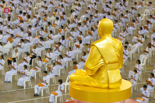 ภาพ No.134281:พิธีทอดผ้าป่าสมทบ มหาสังฆทาน 10,000 วัด ทั่วไทย วันอาทิตย์ต้นเดือนที่ 7 เมษายน พ.ศ.2567 ณ ห้องแก้วสารพัดนึก 1 สภาธรรมกายสากล  วัดพระธรรมกาย จ.ปทุมธานี