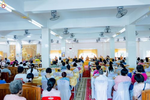 ภาพ No.253894:วันที่ 12 ตุลาคม พ.ศ. 2568 พิธีทอดกฐินสามัคคีทั่วไทย 30,000 วัด โดยคณะศิษยานุศิษย์ บูชาธรรม 81 ปี หลวงพ่อธัมมชโย ณ วัดทำเลทอง อ.ลำลูกกา จ.ปทุมธานี