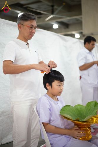ภาพ No.143797:พิธีปลงผมยุวธรรมทายาท โครงการสามเณรโรงเรียนนานาชาติ รุ่นที่  13 ณ วิหารคด คอร์ 9 วัดพระธรรมกาย วันอาทิตย์ที่ 7 กรกฎาคม พ.ศ. 2567