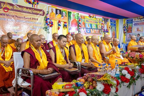 ภาพ No.179533:พิธีทอดกฐินสมทบ ณ วัดสิทธัตถะ (Siddhart United Social Welfare Mission) เมืองกัลกัตตา ประเทศอินเดีย  วันที่ 9 พฤศจิกายน พ.ศ. 2567