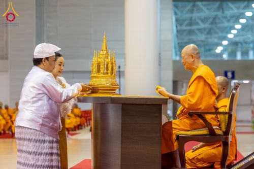 ภาพ No.209618:วันอาทิตย์ที่ 2 มีนาคม พ.ศ. 2568 พิธีภาคบ่าย สัมมนาพิเศษ, ปฏิบัติธรรม พิธีรับมอบพระบรมสารีริกธาตุ ณ สภาธรรมกายสากล วัดพระธรรมกาย