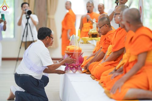 ภาพ No.153705:โครธการอุบาสกแก้ว อุบาสิกาแก้ว รุ่นที่ 1 ตัวแทนทอดกฐินสามัคคีทั่วไทย 30,000 วัด บูชาธรรม 80 ปี หลวงพ่อธัมมชโย ระหว่างวันที่ 6-8 กันยายน พ.ศ. 2567 ณ ศูนย์การศึกษาเขาแก้วเสด็จ จ.ปราจีนบุรี