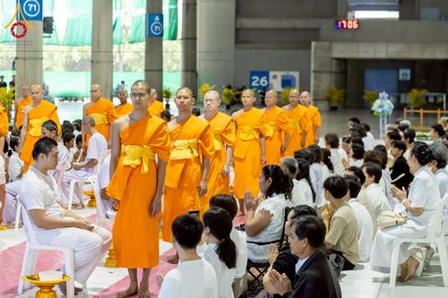 ภาพ No.230696:วันที่ 29 มิถุนายน พ.ศ.2568 พิธีตัดปอยผมและปลงผมนาคธรรมทายาท โครงการบรรพชาอุปสมบทหมู่ รุ่นเข้าพรรษา ณ วิหารคด วัดพระธรรมกาย