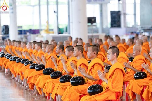 ภาพ No.139042:พิธีตักบาตร , พิธีบูชาข้าวพระ ณ ห้องแก้วสารพัด 1 สภาธรรมกายสากล วัดพระธรรมกาย วันอาทิตย์ต้นเดือนที่ 2 มิถุนายน พ.ศ. 2567