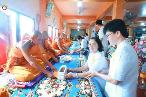 ภาพ No.168332:พิธีทอดกฐิน ณ วัดบางม่วง จ.นนทบุรี ในโครงการกฐินสามัคคีทั่วไทย 30,000 วัด บูชาธรรม 80 ปี หลวงพ่อธัมมชโย โดยคณะศิษยานุศิษย์วัดพระธรรมกาย วันที่ 20 ตุลาคม พ.ศ. 2567