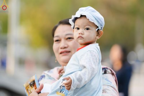 ภาพ No.193842:วัดพระธรรมกาย จัดงานวันเด็กแห่งชาติ ประจำปี พ.ศ.2568 ออกร้านอาหาร 200 ร้าน มอบของขวัญหลายหมื่นชิ้น วันที่ 12 มกราคม พ.ศ. 2568 วัดพระธรรมกาย อ.คลองหลวง จ.ปทุมธานี