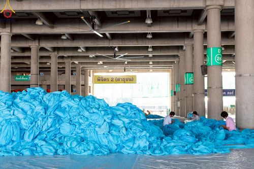 ภาพ No.220752:วันที่ 24-25 เมษายน พ.ศ. 2568 การเก็บงาน ผ้ารับประเคน ผ้าระบาย โต๊ะ เก้าอี้  ภายหลังงานวันคุ้มครองโลก ณ วัดพระธรรมกาย