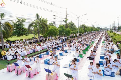 ภาพ No.229828:วันพฤหัสบดีที่ 26 มิถุนายน พ.ศ. 2568 พิธีตักบาตรพระ 1,165 รูป ฉลองก่อตั้งเมืองวานรนิวาส ครบรอบ 164 ปี ณ ถนนวานรนิวาส-อากาศอำนวย อ.วานรนิวาส จ.สกลนคร