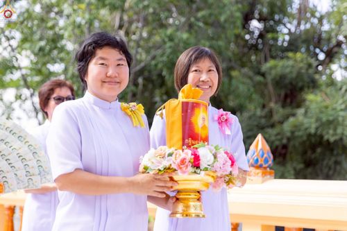 ภาพ No.259234:วันที่ 19 ตุลาคม พ.ศ. 2568 พิธีทอดกฐินสามัคคีทั่วไทย 30,000 วัด โดยคณะศิษยานุศิษย์ บูชาธรรม 81 ปี หลวงพ่อธัมมชโย ณ วัดบ้านพร้าวนอก ต.เชียงรากใหญ่ อ.สามโคก จ.ปทุมธานี