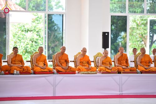 ภาพ No.152474:พิธียกฉัตรขาว 5 ชั้น กางกั้นถวายองค์พระประธาน อาคารปฏิบัติธรรมวัดสายสุวพรรณ ต.คลองสี่ อ.คลองหลวง จ.ปทุมธานี วันเสาร์ที่ 7 กันยายน พ.ศ. 2567