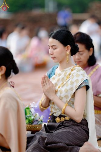 ภาพ No.138503:พิธีตักบาตร วัดราชบูรณะ จ.พระนครศรีอยุธยา วันที่ 25 พฤษภาคม พ.ศ.2567