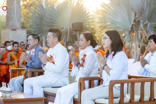 ภาพ No.103818:พิธีตักบาตรพระ 1,000 รูป ครั้งที่ 7 ถวายเป็นพุทธบูชา เพื่อช่วยเหลือคณะสงฆ์ 323 วัด 4 จังหวัดชายแดนภาคใต้ และถวายแด่คณะสงฆ์จังหวัดพิษณุโลก ณ ลานธรรมธุดงคสถานพิษณุโลก อ.วังทอง จ.พิษณุโลก วันที่ 24 ธันวาคม พ.ศ. 2566