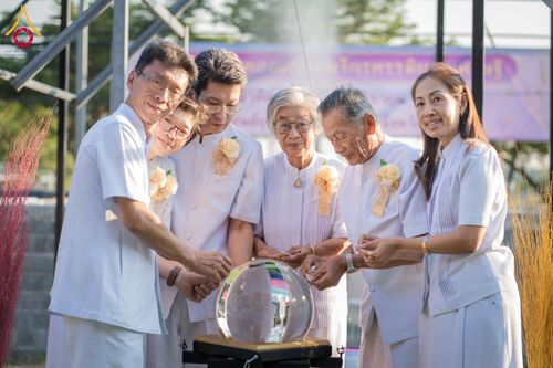 ภาพ No.178946:พิธีทอดกฐิน ณ ศูนย์ธุดงคสถานบ้านหมี่ อ.บ้านหมี่ จ.ลพบุรี ในโครงการกฐินสามัคคีทั่วไทย 30,000 วัด บูชาธรรม 80 ปี หลวงพ่อธัมมชโย โดยคณะศิษยานุศิษย์วัดพระธรรมกาย วันที่ 10 พฤศจิกายน พ.ศ. 2567