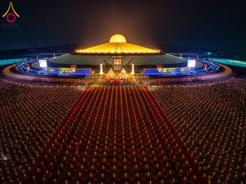 ภาพ No.307238:วันที่ 31 มกราคม พ.ศ. 2569  พิธีจุดประทีปธรรมถวายเป็นพุทธบูชา  และบูชาธรรมมหาปูชนียาจารย์ (ภาพชุดที่ 1) ณ วัดพระธรรมกาย ปทุมธานี ในโครงการธรรมยาตรา กตัญญูบูชา มหาปูชนียาจารย์ พระมงคลเทพมุนี(สด จนฺทสโร) พระผู้ปราบมาร อนุสรณ์สถาน 7 แห่ง ปีที่ 14