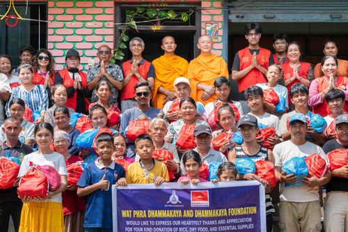 ภาพ No.348040:วันที่ 8 กันยายน พ.ศ.2569 พระธรรมฑูตไทย สายอินเดีย เนปาล พร้อมด้วยคณะสงฆ์เนปาล  วัดไทยลุมพินี วัดพระธรรม และมูลนิธิธรรมกาย ร่วมช่วยเหลือผู้ประสบภัยน้ำท่วมประเทศเนปาล