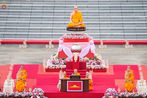 ภาพ No.90231:พิธีจุดประทีป 20,000 ดวง บูชาพระมหาธรรมกายเจดีย์ และบูชาพระมงคลเทพมุนี(สด จนฺทสโร) พระผู้ปราบมาร วันอังคารที่ 10 ตุลาคม พ.ศ. 2566 ณ ลานธรรมพระมหาธรรมกายเจดีย์ วัดพระธรรมกาย จ.ปทุมธานี