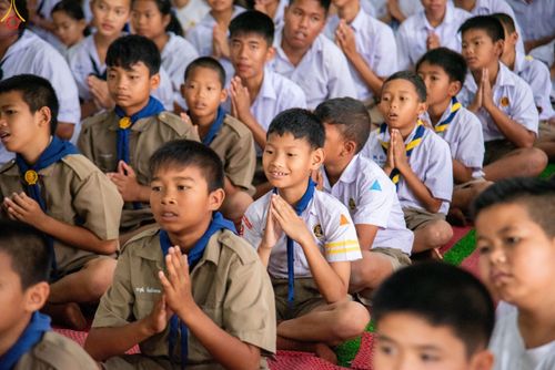 ภาพ No.301313:วันที่ 22 มกราคม พ.ศ. 2569 พิธีทอดผ้าป่าทำนุบำรุงศาสนสถาน ณ วัดใหม่พิบูลย์ผล อ.สองพี่น้อง จ.สุพรรณบุรี ในโครงการธรรมยาตรา กตัญญูบูชา มหาปูชนียาจารย์ พระมงคลเทพมุนี(สด จนฺทสโร) พระผู้ปราบมาร อนุสรณ์สถาน 7 แห่ง ปีที่ 14