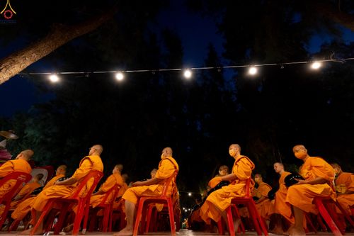 ภาพ No.289167:วันที่ 7 มกราคม พ.ศ. 2569 พิธีตักบาตรพระธรรมยาตรา ณ อนุสรณ์สถานลำดับที่ 1 สถานที่เกิดด้วยรูปกายเนื้อ อนุสรณ์สถานมหาวิหารพระมงคลเทพมุนี (โลตัสแลนด์) อ.สองพี่น้อง จ.สุพรรณบุรี ในโครงการธรรมยาตรา กตัญญูบูชา มหาปูชนียาจารย์ พระมงคลเทพมุนี(สด จนฺทสโร) พระผู้ป