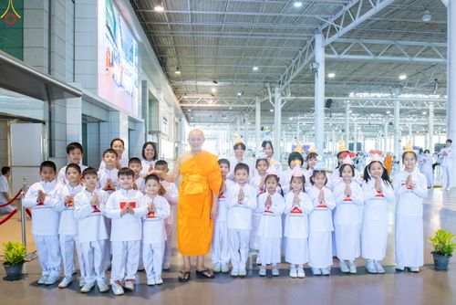 ภาพ No.281060:วันที่ 21 ธันวาคม พ.ศ.2568 พิธีมุทิตาหลวงพ่อทัตตชีโว ณ ห้องแก้วสารพัดนึก วัดพระธรรมกาย