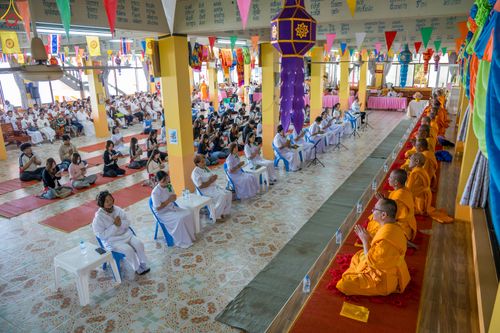 ภาพ No.291226:วันที่ 9 มกราคม พ.ศ. 2569 พิธีทอดผ้าป่าทำนุบำรุงศาสนสถาน ณ วัดนาราภิรมย์ อ.บางเลน จ.นครปฐม ในโครงการธรรมยาตรา กตัญญูบูชา มหาปูชนียาจารย์ พระมงคลเทพมุนี(สด จนฺทสโร) พระผู้ปราบมาร อนุสรณ์สถาน 7 แห่ง ปีที่ 14