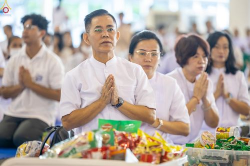 ภาพ No.311311:วันอาทิตย์ต้นเดือนที่ 1 มีนาคม พ.ศ.2569 พิธีตักบาตร และ พิธีบูชาข้าวพระ ณ สภาธรรมกายสากล วัดพระธรรมกาย