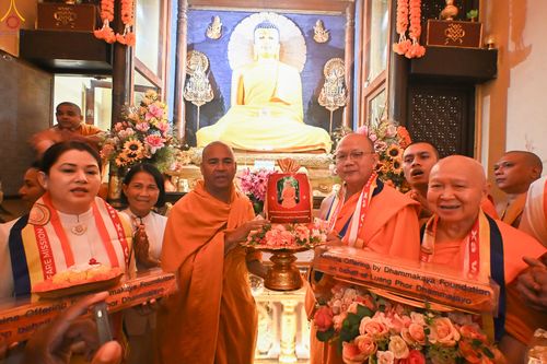 ภาพ No.278937:วันที่ 5 พฤศจิกายน 2568 กฐินสมทบวัดต่างประเทศ โดยคณะศิษยานุศิษย์ บูชาธรรม 81 ปี หลวงพ่อธัมมชโย ณ วัดมหาโพธิ์ เมืองพุทธคยา ถวายแด่  วัดพุทธนานาชาติเพื่อสวัสดิการสากล  (Buddha International Welfare Mission)  เมืองพุทธคยา ประเทศอินเดีย