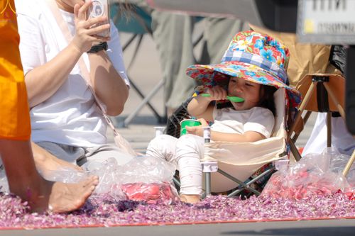 ภาพ No.304222:วันที่ 25 มกราคม พ.ศ. 2569 พิธีต้อนรับพระธรรมยาตรา  รร.สามัคคีราษฏร์บำรุง-วัดพระธรรมกาย ในโครงการธรรมยาตรา กตัญญูบูชา มหาปูชนียาจารย์ พระมงคลเทพมุนี(สด จนฺทสโร) พระผู้ปราบมาร อนุสรณ์สถาน 7 แห่ง ปีที่ 14