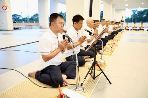 ภาพ No.223099:วันที่ 2 -10 พฤษภาคม พ.ศ. 2568 พิธีตัดปอยผม ปลงผม พิธีขอขมาลาอุปสมบทอุทิศชีวิต ของอุบาสก พิสิทธิ์ หมื่นแกล้ว  ณ วัดพระธรรมกาย