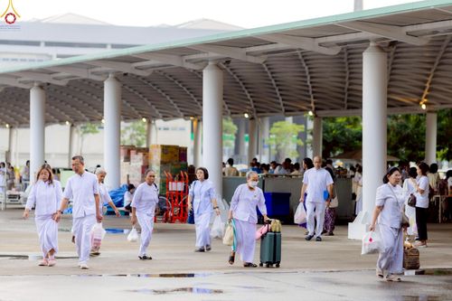 ภาพ No.227820:วันอาทิตย์ที่ 1 มิถุนายน พ.ศ. 2568 พิธีตักบาตร , พิธีบูชาข้าวพระ ณ วัดพระธรรมกาย จ.ปทุมธานี