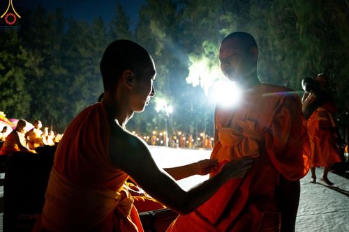 ภาพ No.189149:พระธรรมยาตราปฏิบัติธรรม และถ่ายภาพหมู่ประวัติศาสตร์ ในโครงการธรรมยาตรา กตัญญูบูชา มหาปูชนียาจารย์ พระมงคลเทพมุนี(สด จนฺทสโร) พระผู้ปราบมาร อนุสรณ์สถาน 7 แห่ง ปีที่ 13 วันที่ 4 มกราคม พ.ศ. 2568 ณ อนุสรณ์สถานมหาวิหารพระมงคลเทพมุนี (โลตัสแลนด์) อ.สองพี่น้อง