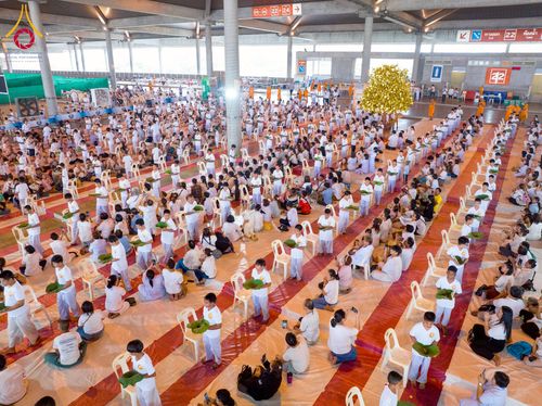 ภาพ No.214233:วันอาทิตย์ที่ 30 มีนาคม พ.ศ. 2568  พิธีปลงผมสามเณรฟื้นฟูทั่วไทย ณ มหารัตนวิหารคด คอร์ 22 วัดพระธรรมกาย จ.ปทุมธานี