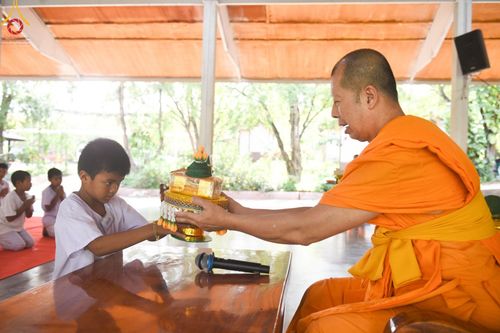 ภาพ No.135171:พิธีตัดปอยผม, พิธีขอขมารับผ้าไตร, พิธีบรรพชา, พิธีถวายบาตร ในโครงการบรรพชาสามเณร ฟื้นฟูพระพุทธศาสนาทั่วไทย  ณ ศูนย์ปฏิบัติธรรมบุญประสาน ต.พญาเย็น อ.ปากช่อง จ.นครราชสีมา วันที่ 5 เมษายน พ.ศ. 2567