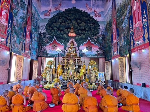 ภาพ No.92783:พิธีประเพณีตักบาตรเทโวโรหณะ พิธีทอดกฐิน และพิธีกรานกฐิน ณ วัดบางบัว แขวงอนุสาวรีย์ เขตบางเขน กรุงเทพมหานคร วันที่ 5 พฤศจิกายน พ.ศ. 2566