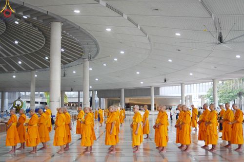 ภาพ No.162082:พิธีถวายภัตตาหารเมนูสวรรค์ เนื่องในวันออกพรรษา (ขึ้น 15 ค่ำ เดือน 11) วันพฤหัสบดีที่ 17 ตุลาคม พ.ศ. 2567 ณ หอฉันคุณยายอาจารย์ฯ วัดพระธรรมกาย