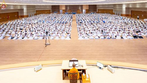 ภาพ No.90347:งานสัมมนา ผู้นำบุญยอดกัลยาณมิตร 77 จังหวัดทั่วไทย โครงการกฐินสามัคคีทั่วไทย 5,000 วัด พุทธศักราช 2566 และโครงการอุปสมบท 3,000 รูป บูชาธรรมมหาปูชนียาจารย์ ระหว่าง วันที่ 6 - 8 ตุลาคม พ.ศ. 2566 ณ จ.นครราชสีมา