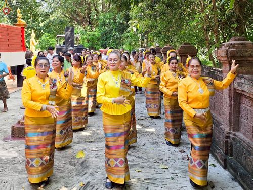 ภาพ No.258432:วันที่ 18 ตุลาคม พ.ศ. 2568 พิธีทอดกฐินสามัคคีทั่วไทย 30,000 วัด โดยคณะศิษยานุศิษย์ บูชาธรรม 81 ปี หลวงพ่อธัมมชโย ณ วัดบ้านโป่ง ต.ทับกวาง อ.แก่งคอย จ.สระบุรี