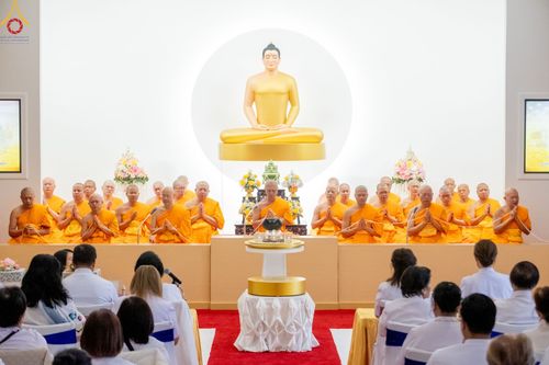 ภาพ No.91201:พิธีสมโภชพระประธาน "พระธรรมกาย" , พิธีเปิดไฟมงคลและเปิดไฟส่องสว่างรัศมีดวงธรรมพระประธาน "พระธรรมกาย" , พิธีทอดผ้าป่าภาคพื้น 19 วัดศูนย์สาขาภาคพื้นอเมริกา  และพิธีมุทิตาสักการะพระมหาเถระ พระเถระ ประจำปี 2566 วันอาทิตย์ที่ 15 ตุลาคม พ.ศ. 2566