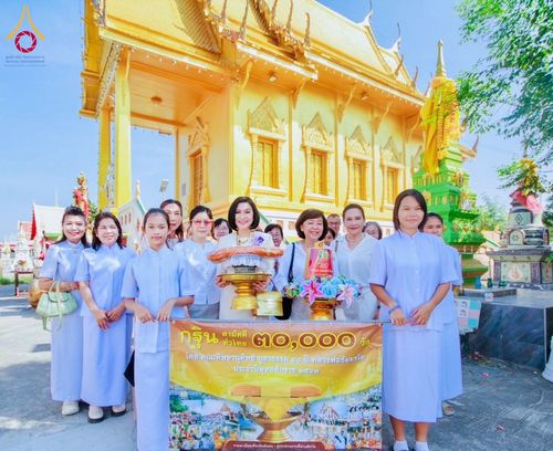 พิธีทอดกฐิน ณ วัดเจริญวราราม อ.บางบ่อ จ.สมุทรปราการ  ในโครงการกฐินสามัคคีทั่วไทย 30,000 วัด บูชาธรรม 80 ปี หลวงพ่อธัมมชโย โดยคณะศิษยานุศิษย์วัดพระธรรมกาย วันที่ 10 พฤศจิกายน พ.ศ. 2567