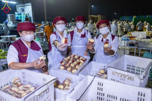 ภาพ No.117358:พิธีถวายภัตตาหารเป็นสังฆทาน แด่คณะพระธรรมยาตรา วันที่ 23 มกราคม พ.ศ. 2567 ณ อนุสรณ์สถานบางปลา อ.บางเลน จ.นครปฐม