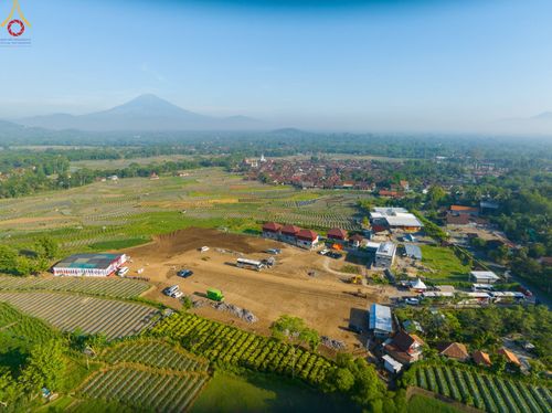 ภาพ No.104111:พิธีโปรยรัตนชาติ วางศิลาฤกษ์ สามเณรธรรมทายาทชาวอินโดนีเซียกว่า 1,000 รูป ณ มหาเจดีย์บุโรพุทโธ ประเทศอินโดนีเซีย ในวันที่ 21 ธันวาคม พ.ศ. 2566