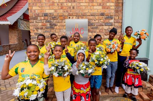 ภาพ No.255124:วันที่ 12 ตุลาคม พ.ศ. 2568 พิธีทอดกฐินสามัคคีสร้างทุกสิ่ง วัดพระธรรมกายโจฮันเนสเบิร์ก  ประเทศสาธารณรัฐแอฟริกาใต้