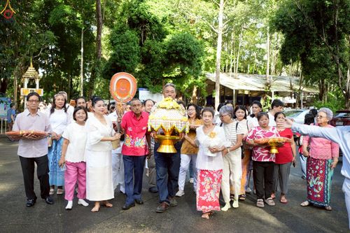 ภาพ No.254477:วันที่ 12 ตุลาคม พ.ศ. 2568 พิธีทอดกฐินสามัคคีทั่วไทย 30,000 วัด โดยคณะศิษยานุศิษย์ บูชาธรรม 81 ปี หลวงพ่อธัมมชโย ณ วัดท่าเรือ จ.ภูเก็ต