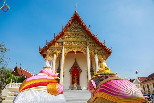 ภาพ No.107811:พิธีต้อนรับพระธรรมยาตรา ในโครงการธรรมยาตรากตัญญูบูชา มหาปูชนียาจารย์ พระมงคลเทพมุนี(สด จนฺทสโร) พระผู้ปราบมาร อนุสรณ์สถาน 7 แห่ง ปีที่ 12 วันที่ 7 มกราคม พ.ศ. 2567 ณ อนุสรณ์สถานคลองบางนางแท่น  อ.สามพราน จ.นครปฐม