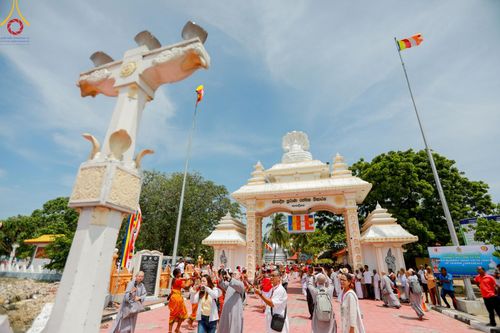 ภาพ No.142470:พิธีถวายมหาสังฆทานพระนานาชาติ 100 รูป ณ วัดนาคทีปะ ราชมหาวิหาร  เกาะนาคทีปะ คาบสมุทร จัฟฟ์น่า จังหวัดเหนือ ประเทศศรีลังกา  วันเสาร์ที่ 22 มิถุนายน พ.ศ. 2567