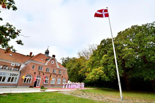 ภาพ No.257340:วันที่ 11 ตุลาคม พ.ศ. 2568 พิธีทอดกฐินสามัคคี  เพื่องานเผยแผ่พระพุทธศาสนา วิชชาธรรมกายสู่ชาวท้องถิ่น ณ วัดพระธรรมกายคอร์ซัวร์ ลุสท์สโกว  ประเทศเดนมาร์ก 