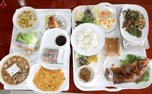 ภาพ No.228762:วันที่ 24 พฤษภาคม และ วันที่ 14 มิถุนายน พ.ศ.2568 พิธีถวายภัตตาหารเมนูสวรรค์ เพื่อการบรรลุธรรม ณ หอฉันคุณยายอาจารย์ฯ วัดพระธรรมกาย