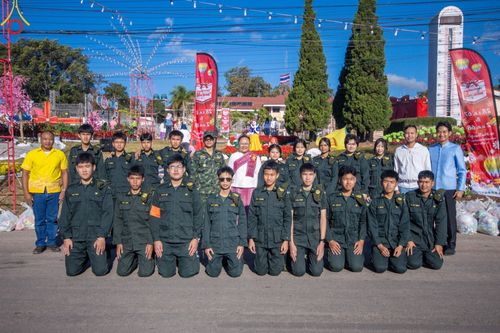 ภาพ No.187099:พิธีตักบาตรพระ ๕๐๐ รูป "สร้างบุญใหญ่ ส่งท้ายปีเก่า ต้อนรับปีใหม่ ๒๕๖๘" วันเสาร์ที่ ๒๘ ธันวาคม พ.ศ. ๒๕๖๗ ณ ถนนหน้าที่ว่าการอำเภอภูเรือ จังหวัดเลย