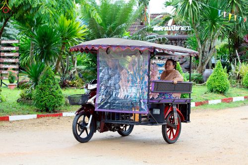 ภาพ No.255713:วันที่ 14 ตุลาคม พ.ศ. 2568 พิธีทอดกฐินสามัคคีทั่วไทย 30,000 วัด โดยคณะศิษยานุศิษย์ บูชาธรรม 81 ปี หลวงพ่อธัมมชโย ณ วัดควนปิยาราม ต.ปากพะยูน อ.ปากพะยูน จ.พัทลุง