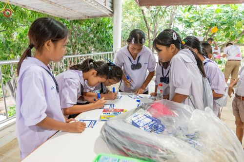 ภาพ No.185122:กิจกรรมวันรวมพลังเด็กดี V-Star ผู้นำฟื้นฟูศีลธรรมโลก จังหวัดพิจิตร ณ ศูนย์ปฏิบัติธรรมกัลยาณมิตรพิจิตร ต.ตะพานหิน อ.ตะพานหิน จ.พิจิตร วันที่ 12 ธันวาคม พ.ศ. 2567