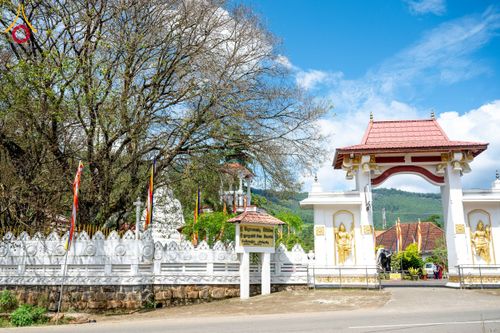 ภาพ No.225527:วันที่ 1 พฤษภาคม พ.ศ. 2568 พิธีเปิดโครงการ สยาม-ลังกา ธรรมยาตรา ฉลองเทศกาลวิสาขบูชาแห่งชาติ ศรีลังกา  และ บูชาธรรม 81 ปี หลวงพ่อธัมมชโย